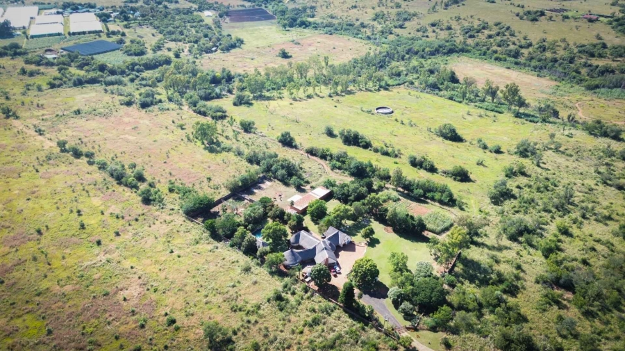 6 Bedroom Property for Sale in Hartbeespoort North West